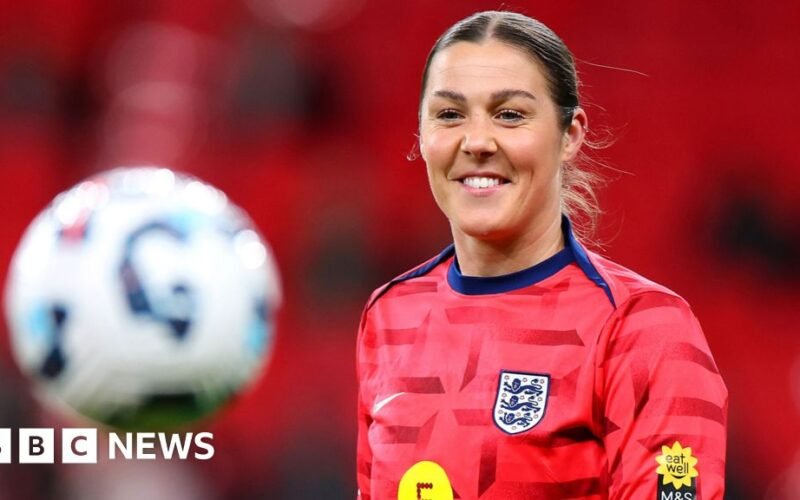 Former England goalkeeper Mary Earps is in a “happy” lesbian relationship.