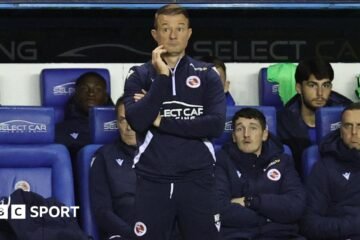 Noel Hunt has been sacked by Reading with the club sitting in 19th place in League One