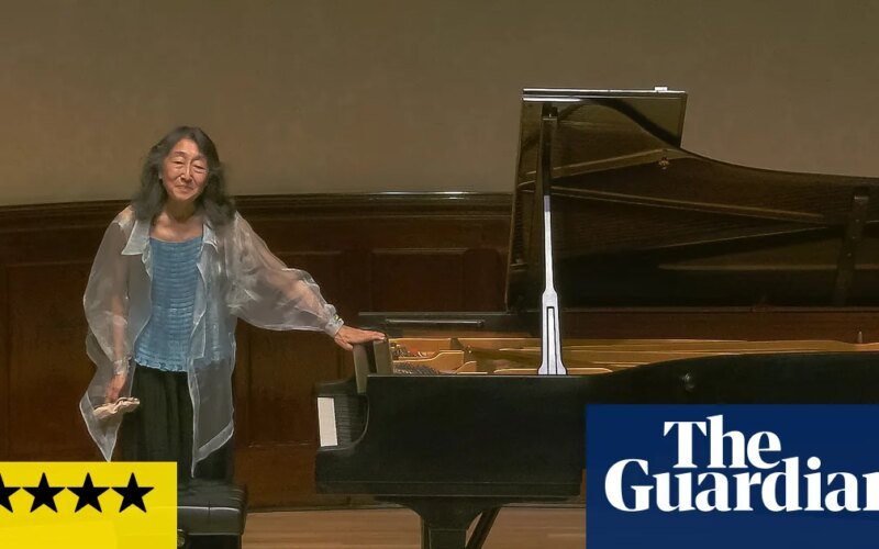 Mitsuko Uchida review – enthralling and exhilarating late Beethoven | Classical music