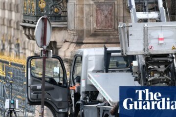 Prosecutor has ‘little hope’ of recovering Louvre jewels thanks to equipment left by thieves | France