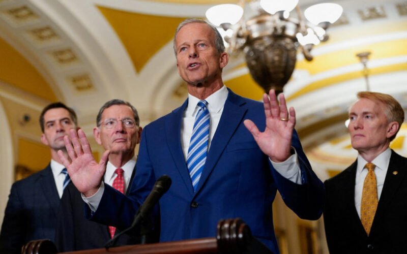 Senate Republicans head to the White House in a show of unity as the shutdown enters its fourth week