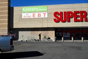 No federal food aid will be disbursed on November 1, the Trump administration posts on the USDA website