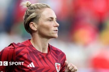 Jess Fishlock: Wales icon hopes to sign new Seattle Reign deal