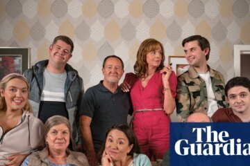 BBC sitcom Two Doors Down will be adapted for the stage with a full TV crew | platform