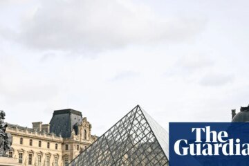 The new Louvre is a must-see? Broken window smashed by thieves in jewelery robbery worth 88 million euros | Paris
