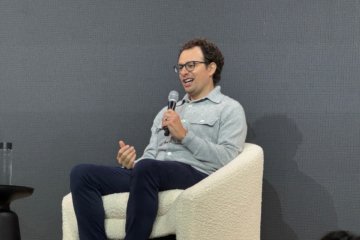 Anthropy’s CEO applauds after Trump officials accused the company of fear-mongering about artificial intelligence