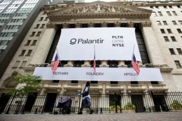 Palantir has entered into a $200 million partnership with communications company Lumen to provide AI services to enterprises