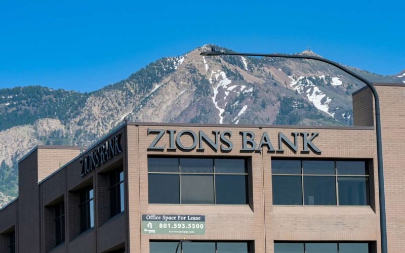 Regional banks pull back on concerns about bad loans; High data storage stocks
