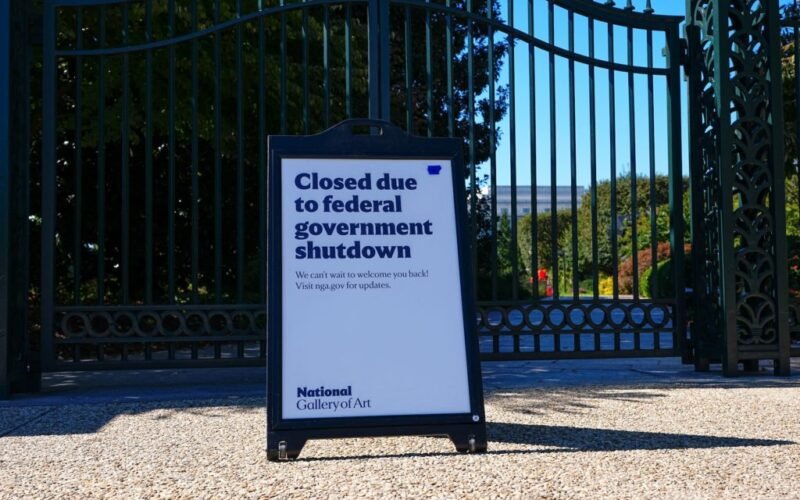 News Wrap: Congress appears no closer to ending government shutdown