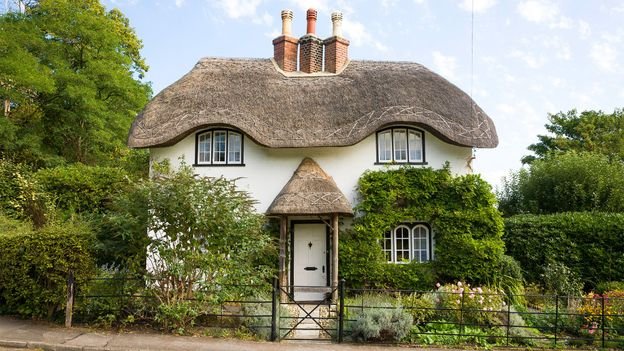Eight UK thatched cottages that define ‘cosycore’