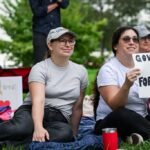 Federal workers are set to lose their full pay as the government shutdown continues