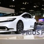 Toyota invests $912 million in American factories to increase production of hybrid cars