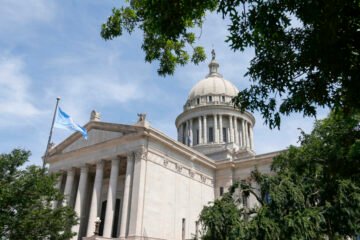 Oklahoma Governor saves the life of a death row inmate before lethal injection