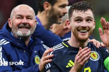 Steve Clarke: Scotland coach wants to “write names in the history books”