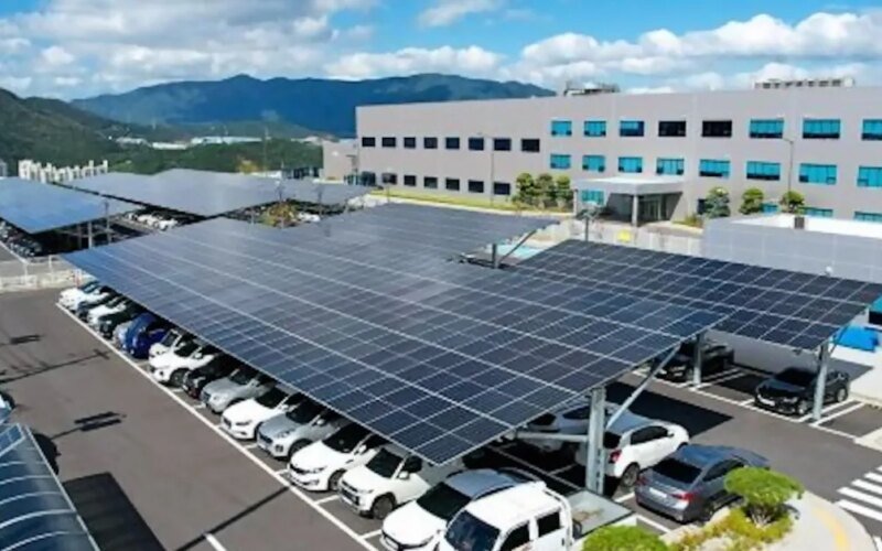 New national law will turn large parking lots into solar power farms