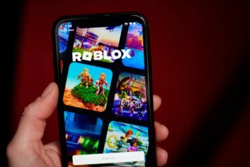 Roblox will require all users to take age tests to access chat starting in January