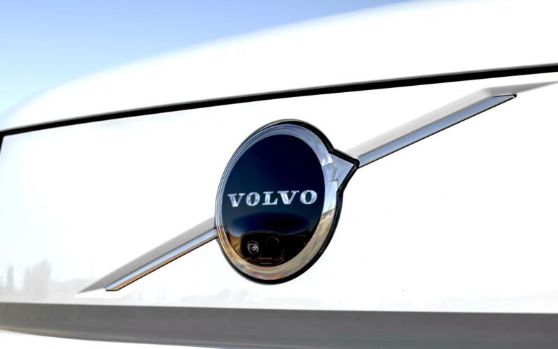 Luminar is battling with its largest client as the threat of bankruptcy looms