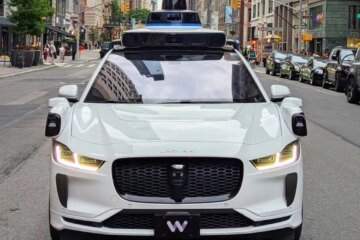 Waymo explains why its automated robot stopped during a power outage in SF