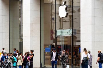 The Apple Apps course costs $20,000 per student. Is it really worth it?