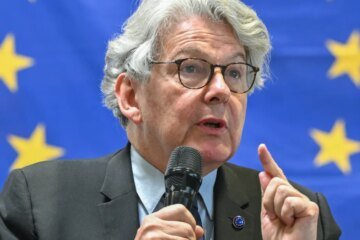 Trump administration bans five people from the United States for online content moderation