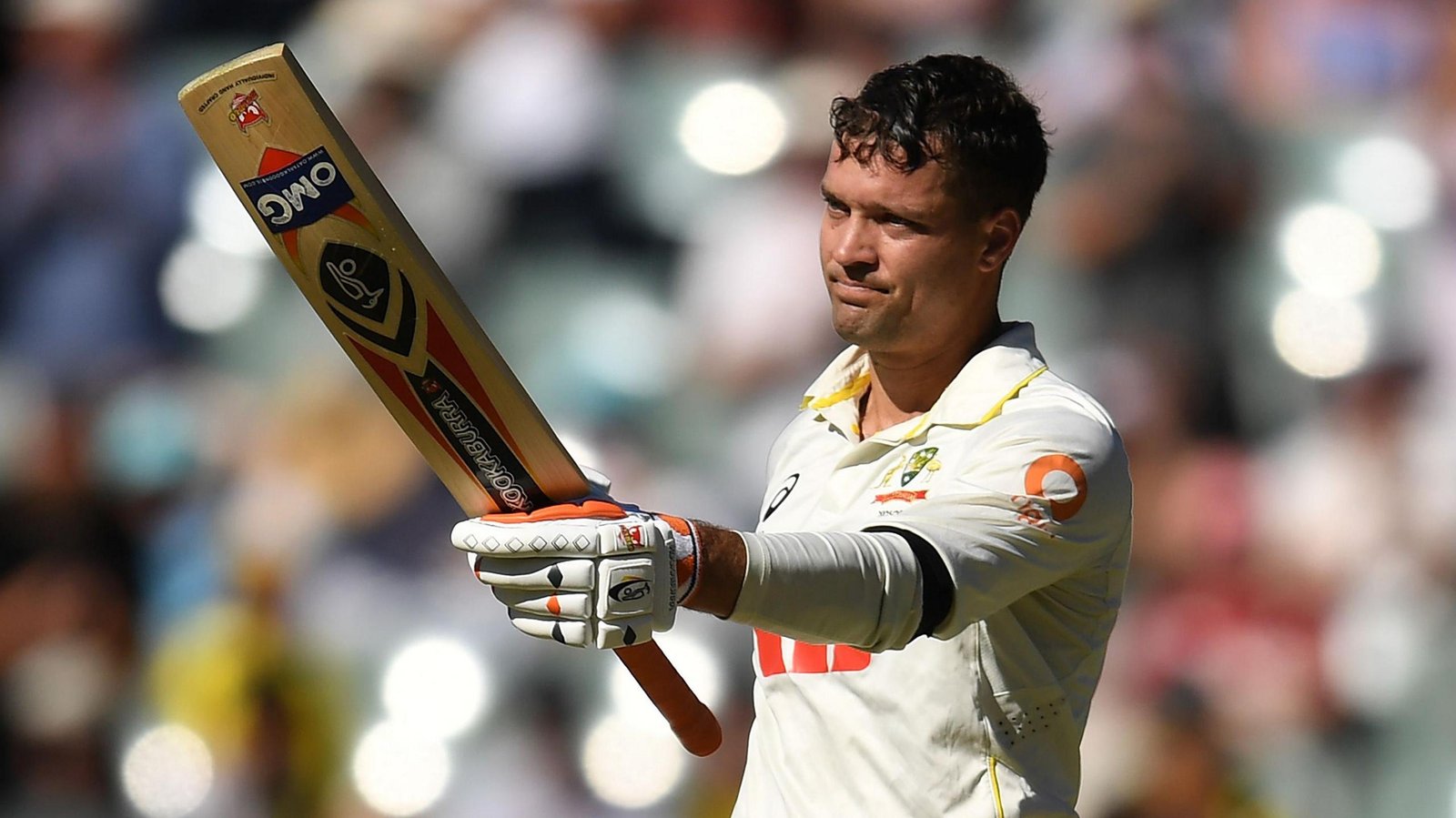 Alex Carey admits applause for his horn