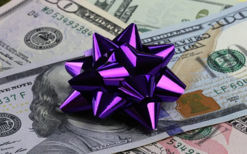 The donor-advised fund increases as tax cuts end and stocks rise