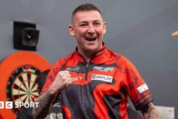 Saudi Darts Championship: Nathan Aspinall questions the audience in the new tournament