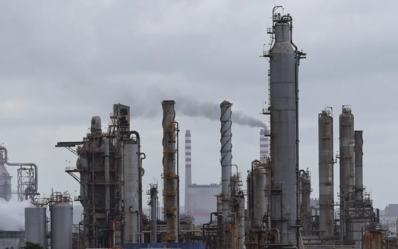 Trump wants Venezuela’s oil. Obtaining it may not be so simple