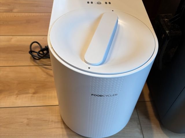 Image may contain: appliance, appliance, electrical appliance and washing machine