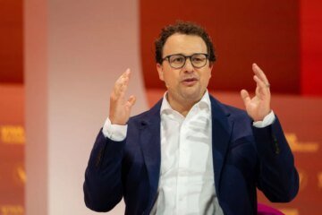 Anthropic CEO stuns Davos with Nvidia criticism