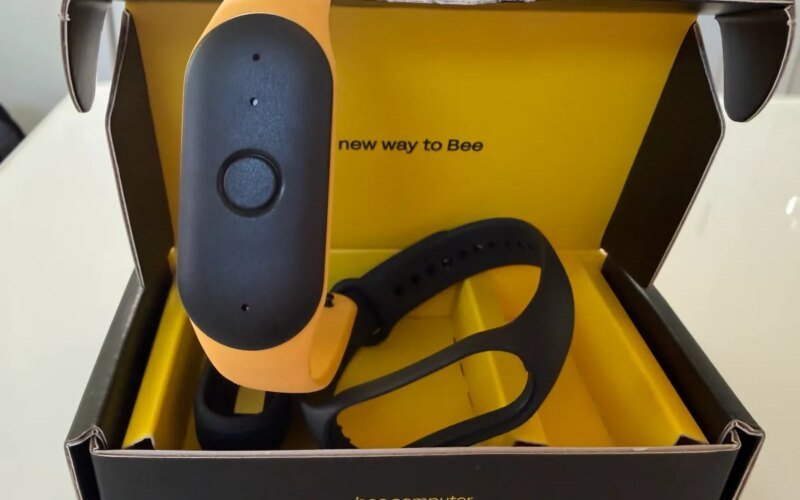 Hands-on with the Bee, Amazon’s latest wearable AI device