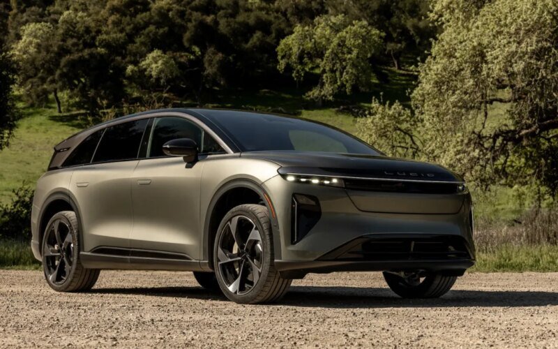Lucid Motors to double electric vehicle production in 2025 after early difficulties for its Gravity SUV