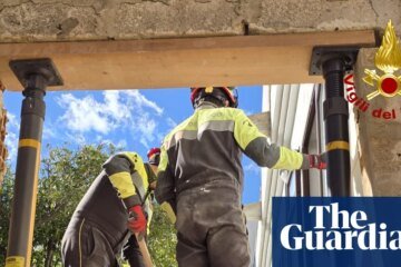 Firefighters in Sicily rescue 400 rare books from the library after a landslide | Italy