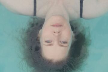 Amy Adams deserves an Oscar for this gritty drama about alcoholism ★★★★☆