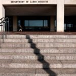 US jobless claims remain at newly healthy levels, falling to 227,000 last week