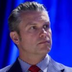 Judge temporarily blocks the Pentagon from punishing Senator Kelly for his call to resist illegal orders