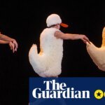Toto Review – A Cheeky Tribute to Ballet Containing Swan Lake Disco and Dirty Dancing Elevator | Dance