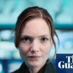 “I’m fully prepared for our dystopian future!” Holiday Grainger talks about artificial intelligence, firearms training, and The Capture | television