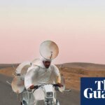 A bike with 21 satellite dishes struggles through the desert: the best photo of Heba Badu | Photography