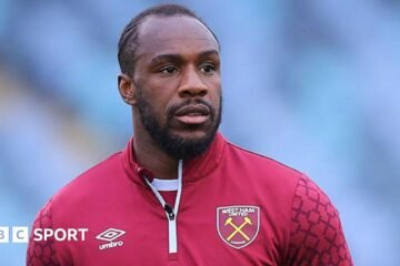 Michail Antonio: Qatari club Al Sailiya begins talks with the striker alongside Charlton