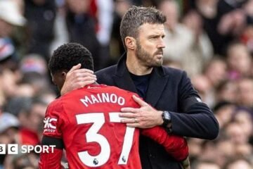 Michael Carrick: Manchester United manager trusts Kobe Maino and his pride in the academy