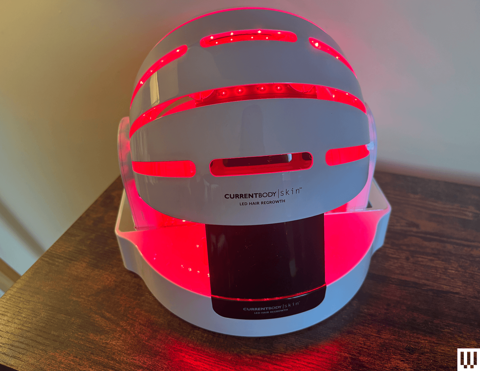 The image may contain a helmet and a crash helmet