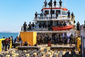 A drug submarine carrying 4 tons of cocaine was seized by the Mexican Navy