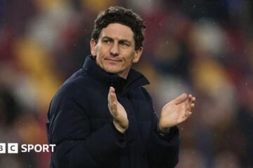 Brentford boss Keith Andrews signs a new contract until 2032