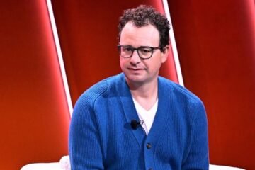 Anthropic ditches its core safety promise in the middle of an AI red line fight with the Pentagon