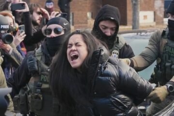 US citizens detained by immigration agents describe how they were treated