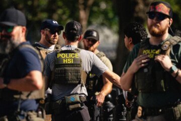 Inside a Homeland Security forum where ICE agents talk about other agents