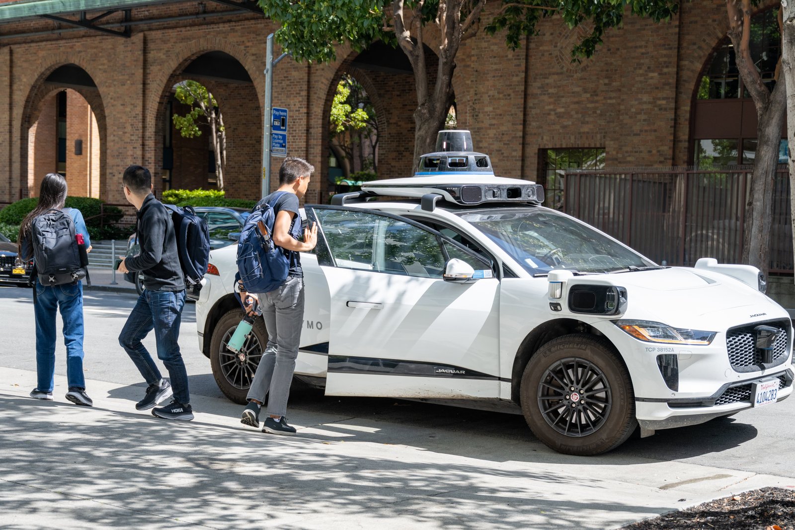 2025: The year robotaxis go mainstream with Waymo leading the pack