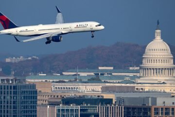Delta suspends benefits for members of Congress, cites Department of Homeland Security shutdown
