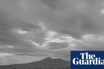 “Was that an earthquake?” The great psychogeographer of Italy addresses the question of Naples, inhabited by Vesuvius tourists who rarely see them | film